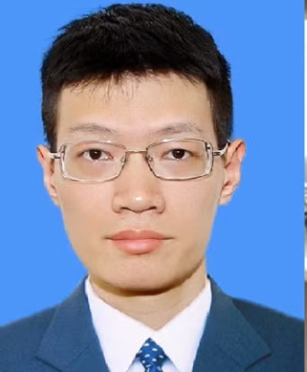 Sau khi ra tay với T, suốt cả đêm hôm đấy, Tú loanh quanh bên nạn nhân và nghĩ có thể đây là lần cuối cùng được gặp con gái nên muốn quan hệ nhiều lần. Đến 4h sáng ngày 4/6, do mệt nên Tú đã phủ chăn lên người nạn nhân rồi nằm bên cạnh ôm ngủ. Khoảng 9h sáng cùng ngày, Tú ngủ dậy thấy tay, chân cô gái đã cứng, nghi phạm lấy xe máy Honda Vision của nạn nhân rời khỏi hiện trường.