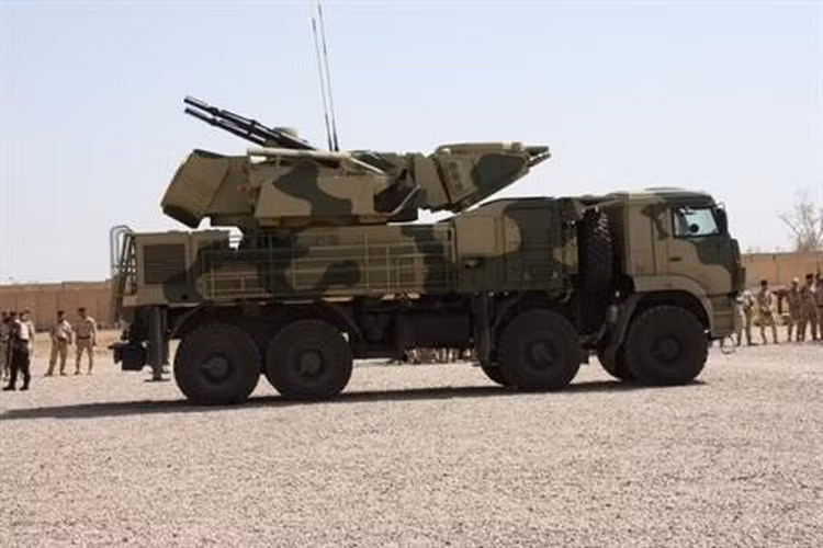 Mới đây trang Al Masdar News cho biết, Washington đã đề nghịquân đội Iraq cung cấp ít nhất một hệ thống tên lửa - pháo phòng không Pantsir-S1 do Nga sản xuất để bảo vệ căn cứ không quân của mình tại Taji.