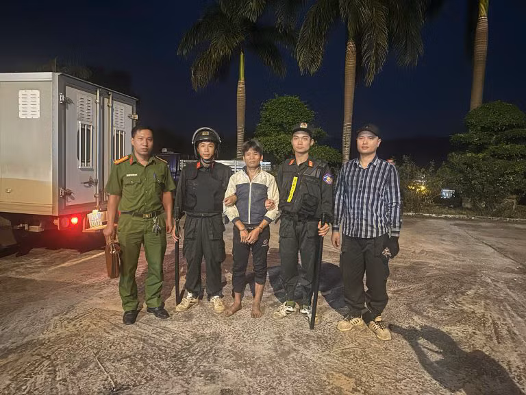 Yên Bái: Bắt đối tượng thứ 2 chém trọng thương trưởng công an xã Yen Bai: Bat doi tuong thu 2 chem trong thuong truong cong an xa