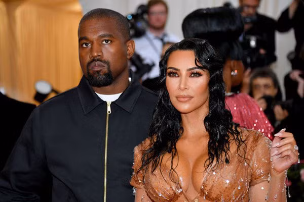 Chiec voi nuoc dac biet trong nha nghe si “sieu vong 3” Kim Kardashian-Hinh-7
