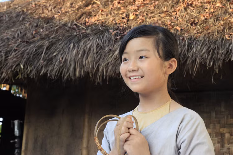 Tiet lo thu vi ve co dau 10 tuoi phien ban Viet-Hinh-6