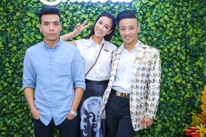 Maya tâm sự khi con gái Bồ Câu cứng cáp, cô sẽ trở lại showbiz Việt. Hoạt động đầu tiên của Maya là trở thành thí sinh của The Remix mùa 2, trong đó Tô Lâm sẽ hỗ trợ với vai trò vũ công.