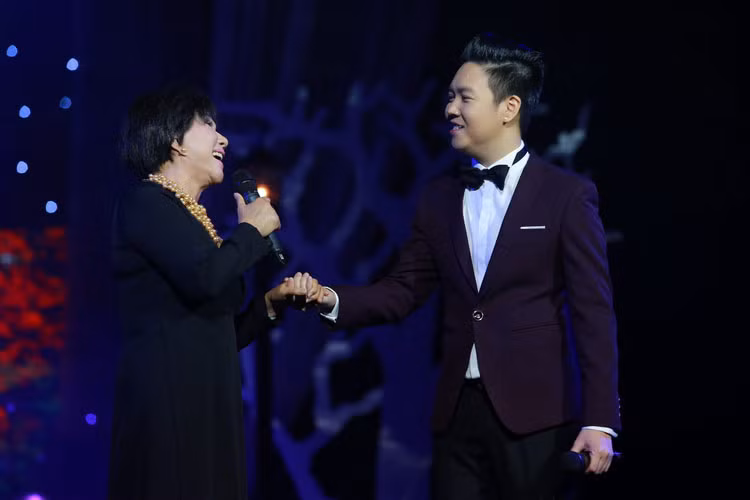 Tuan Ngoc phieu cung Le Thu trong dem nhac Ngo Thuy Mien-Hinh-3