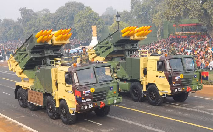 “6 trung đoàn này sẽ triển khai dọc theo biên giới phía bắc và phía đông, giúp nâng cao hơn nữa năng lực và khả năng sẵn sàng chiến đấu của lực lượng vũ trang”, trích tuyên bố của Bộ Quốc phòng Ấn Độ.