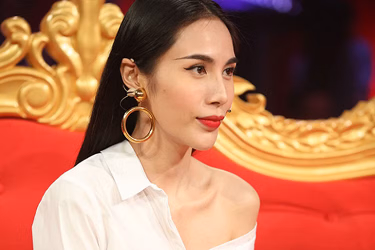 Ưng Hoàng Phúc còn khẳng định hai người chia tay bởi mẹ anh không thích tính cách của Thủy Tiên.