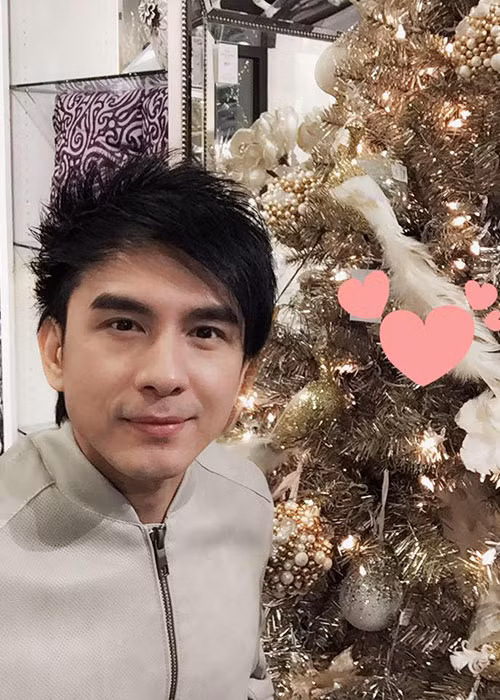 Phía Đan Trường lại cho hay nam ca sĩ nhận lời biểu diễn cho Alibaba vì có một người hâm mộ đang làm việc tại đây. Trước đó, Đan Trường cũng tham gia 2 - 3 sự kiện của Alibaba.
