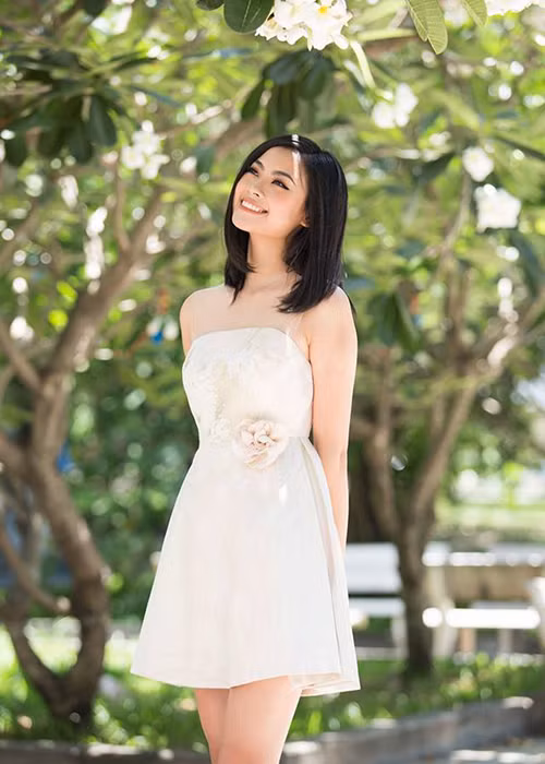 Bản sao của Hà Tăng đăng ký tham gia cuộc thi Hoa hậu Hoàn vũ Việt Nam 2019 vì được đương kim hoa hậu H’hen Niê truyền cảm hứng.
