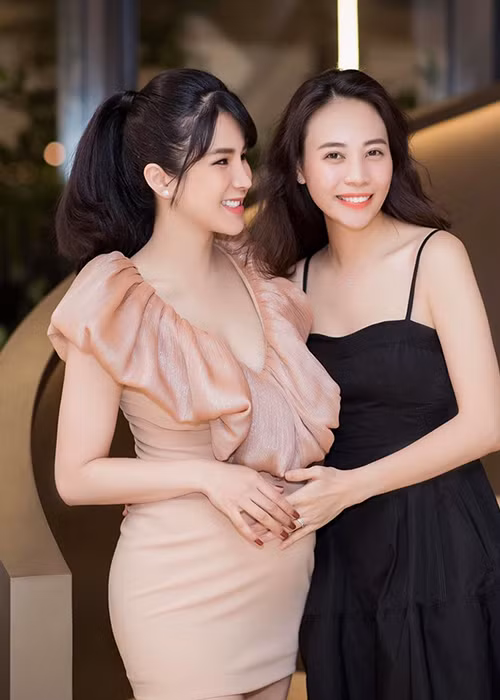 Sau đám cưới, chân dài xứ Lạng khiến nhiều người xuýt xoa vì nhan sắc ngày càng lên hương.