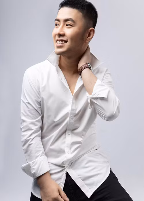 Tháng 6/2019, giọng ca "Mùa đông không lạnh" chi 300 triệu phẫu thuật thẩm mỹ như hút mỡ, cằm, cánh tay và sửa lại mí mắt.