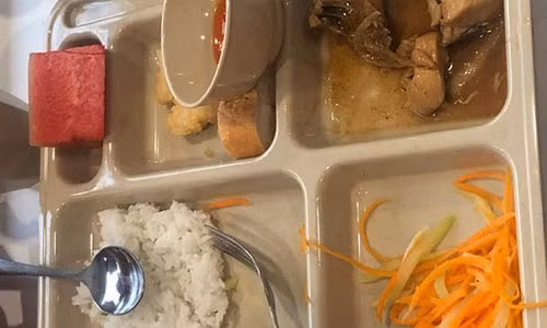 Truong Viet Uc nhan loi sau vu cat xen suat an cua hoc sinh du thu phi cao