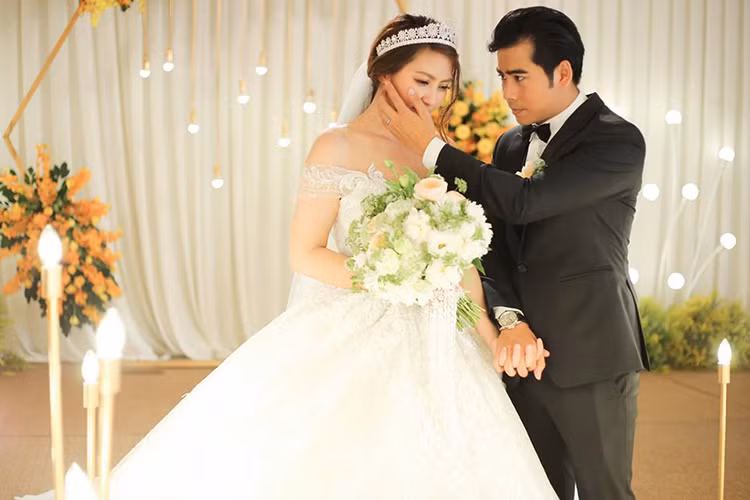 Đến một ngày, Ngọc Lan mới để ý đến tâm tư của Thanh Bình. Sau đó, hai người đến với nhau. một cách rất tự nhiên.