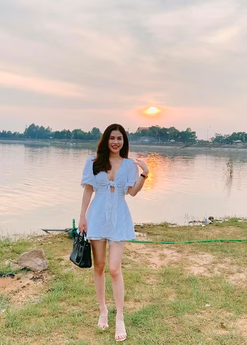 Vợ cũ của Việt Anh chia sẻ, việc phải lo toan kinh tế cùng áp lực nuôi con khiến cô mệt mỏi.