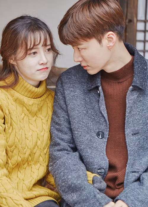 Goo Hye Sun tiết lộ kẻ thứ ba thường xuyên đến nhà của vợ chồng cô rất nhiều lần và đóng chung phim với Ahn Jae Hyun.