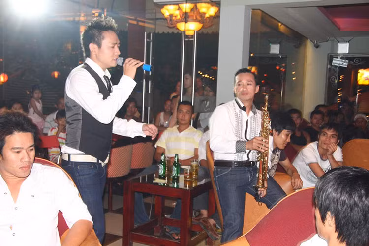 "Tạm biệt Xuân Hiếu nhé", Duy Mạnh viết.