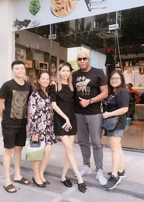Người hâm mộ Thùy Dương mong cô và bạn trai ngoại quốc sớm về chung một nhà.