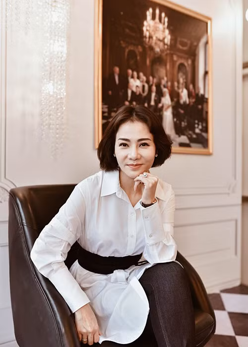 Thu Minh tung anh cuoi ben chong Tay sau nhieu nam giu kin