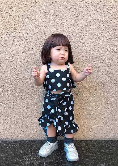 Bé Sophia có vẻ ngoài bụ bẫm, đáng yêu. Nhiều người khen cô nhóc xinh như búp bê lai Tây.