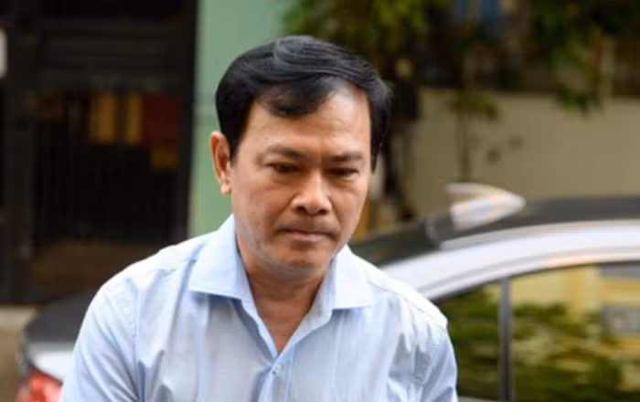 Nguyen Huu Linh sam so be gai trong thang may nhan an 18 thang tu