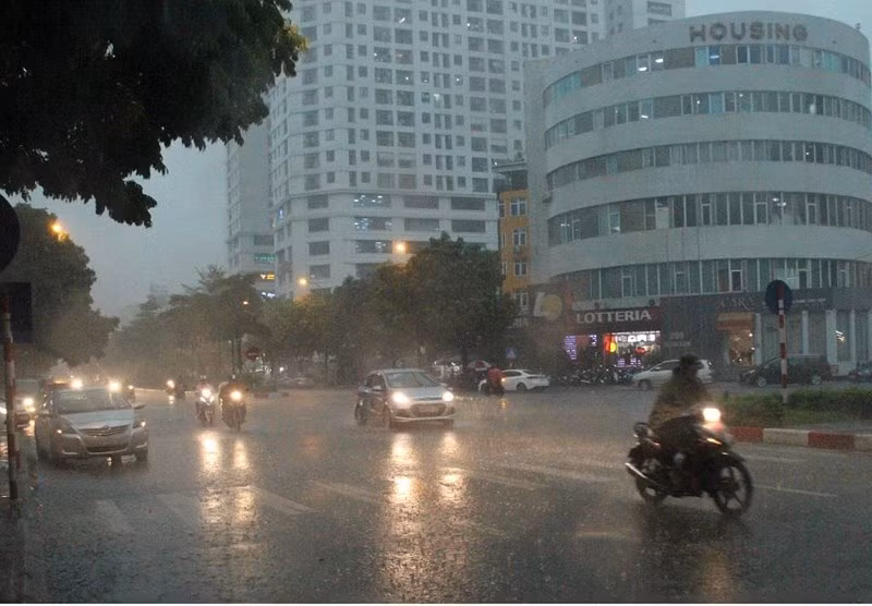 Nhìn hình ảnh này không ai nghĩ thời điểm này đang là giờ chiều. (Ảnh PLO)