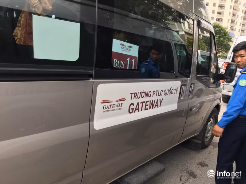 Tại buổi thực nghiệm hiện trường, ông Phiến thực hiện lại việc lái xe từ bãi gửi xe Học viện Báo chí và Tuyên truyền về trường Gateway, cũng như những hoạt động đã diễn ra trong khuôn viên nhà trường.