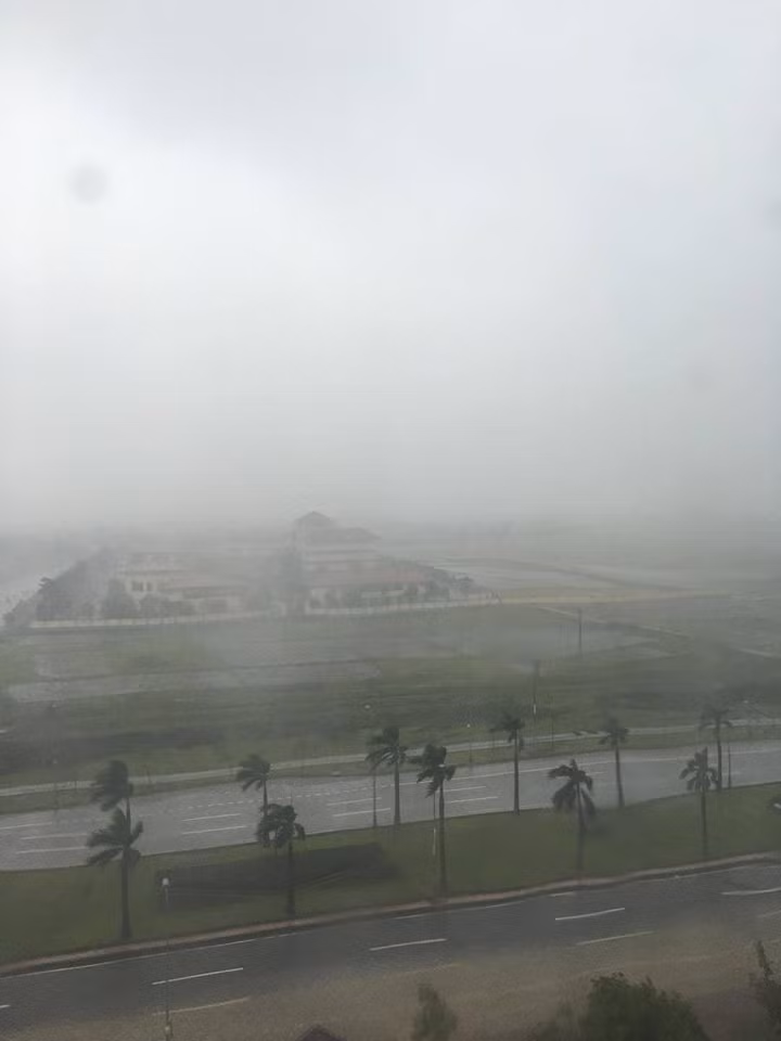 Mưa to mù trời tại Hà Tĩnh sáng nay.