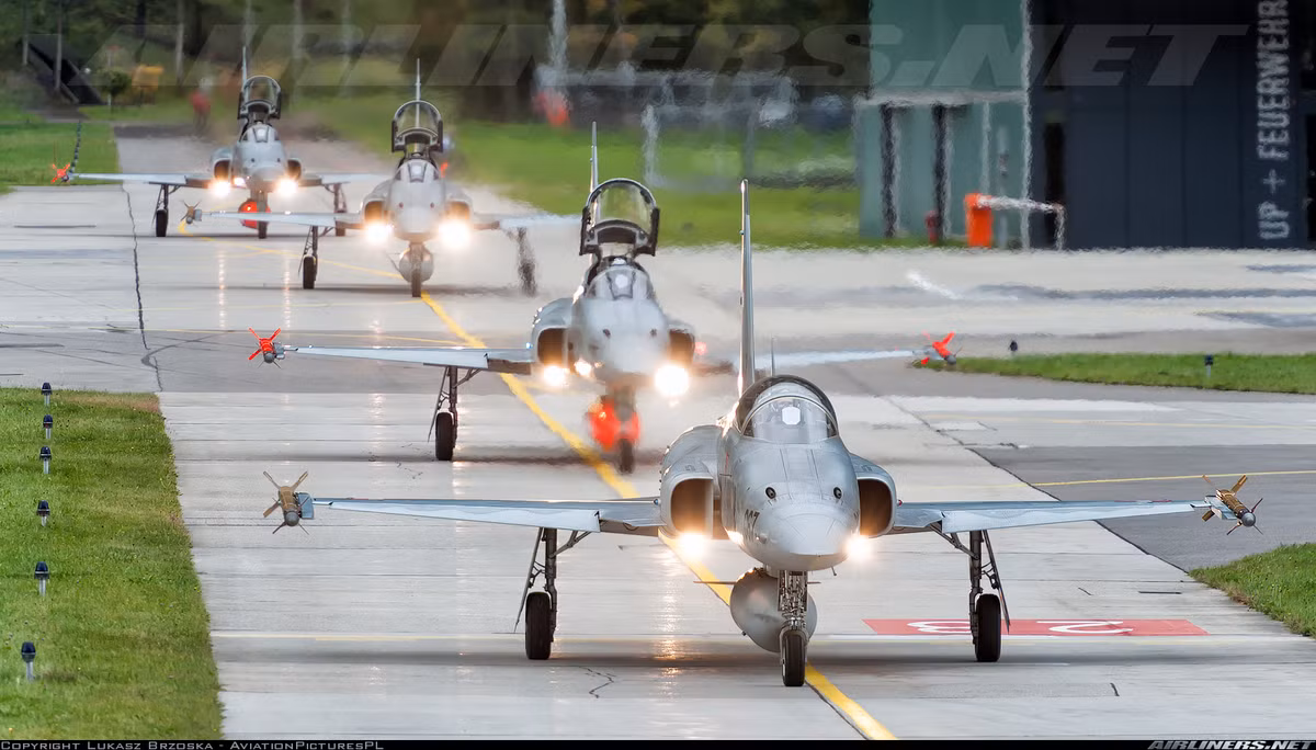 Hiện nay dù đã rất lỗi thời, thế nhưng F-5E vẫn còn được sử dụng ở hàng chục quốc gia trên thế giới, bao gồm cả các nước ở khu vực châu Á như Iran, Singapore, Hàn Quốc, Malaysia, Thái Lan và nhiều quốc gia ở cả châu Phi, châu Âu... Nguồn ảnh: Airlines.net