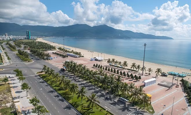  Đà Nẵng: Đà Nẵng là một lựa chọn tuyệt vời cả về giá cả và chất lượng. Mùa đông có thể coi như thời điểm giao mùa Du lịch ở Đà Nẵng, nên đây sẽ là một lựa chọn lý tưởng cho chuyến đi nghỉ ngơi cùng bạn bè gia đình vào dịp cuối năm. Ảnh: Travel.com.vn.