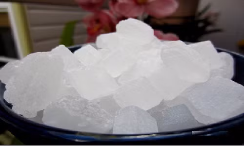 Cách dùng đường phèn trị mụn hiệu quả không ngờ Cach dung duong phen tri mun hieu qua khong ngo