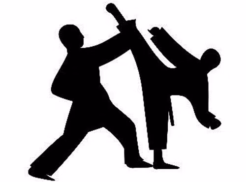 Luyện tập thể thao. Để có thân hình săn chắc thì nam thần này đã chọn môn thể thao Taekwondo. Môn thể thao này có tác dụng rất tốt đến toàn cơ bắp, làm cho cơ thể phát triển cân đối, hài hòa, tăng cường hoạt động cho hệ tuần hoàn, hô hấp và tim mạch. Ảnh minh họa: RRI.