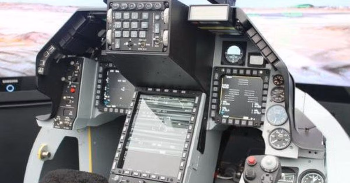 F-16 Block 70/72 sử dụng radar quét mảng pha điện tử chủ động tiên tiến Northrop Grumman AN/APG-80 giúp tăng khả năng phát hiện và điều khiển hỏa lực tiêu diệt đối phương.