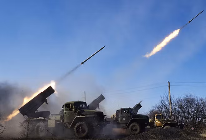 Mặc dù vậy, việc triển khai nhiều xe phóng và radar nằm sát nhau, không theo quy chuẩn và còn ở lại vị trí lâu tới mức bất thường dẫn tới nhận định khả năng cao đây là mô hình mồi bẫy.