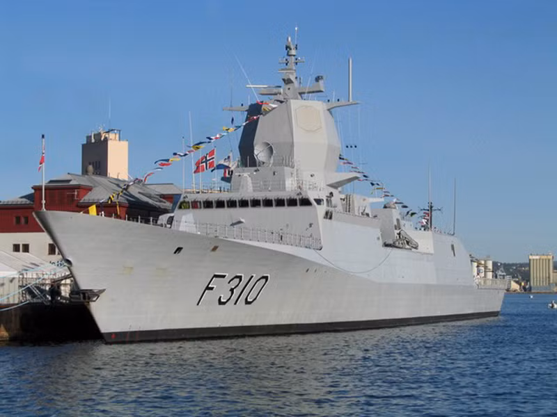 Cũng như Álvaro de Bazán, tàu hộ vệ tên lửa lớp F-310 Fridtjof Nansen của Hải quân Na Uy thấp bé nhẹ cân nhất trong gia đình chiến hạm Aegis trên thế giới với chiều dài 134m; rộng 16,8m; tốc độ tối đa 26 hải lý/giờ; tầm hoạt động 4.500 hải lý.