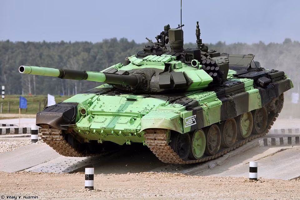 T-72B3 là phiên bản hiện đại hóa mới nhất của thế hệ tăng T-72B với trọng lượng 45 tấn, dài 9,53m, rộng 3,46m, cao 2,2m.