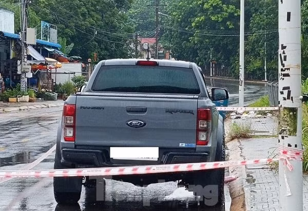  Phát hiện tài xế ngồi bất động trong xe bán tải sau hai ngày đậu giữa đường: Chiều 21/7, người dân kiểm tra xe bán tải đậu giữa đường ở khu phố 2, phường Tân Định, thị xã Bến Cát, tỉnh Bình Dương thì phát hiện tài xế ngồi bất động nên trình báo cơ quan công an. Khi công an đến hiện trường thì phát hiện tài xế đã tử vong. Người dân cho hay, họ phát hiện chiếc xe đậu ở hiện trường và tài xế ngồi bên trong đã 2 ngày. Hiện vụ việc đang được công an điều tra làm rõ.
