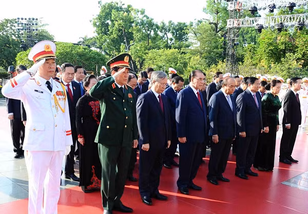 Hinh anh lanh dao Dang, Nha nuoc tuong niem cac Anh hung liet sy-Hinh-2