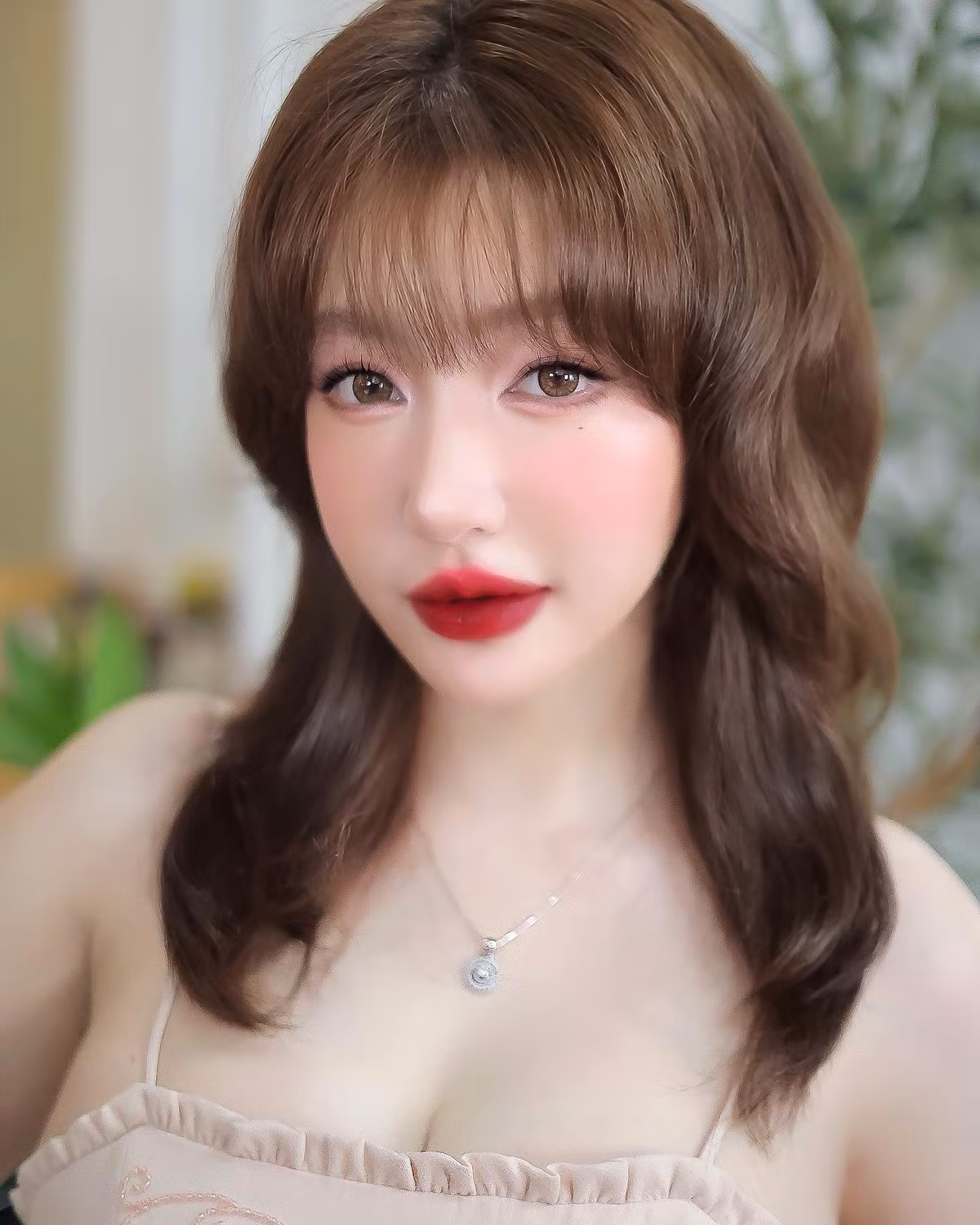 Elly Trần từng có một cuộc hôn nhân kín tiếng với một người đàn ông ngoại quốc. Cả hai có hai người con chung là Cadie Mộc Trà và Alfie Túc Mạch.