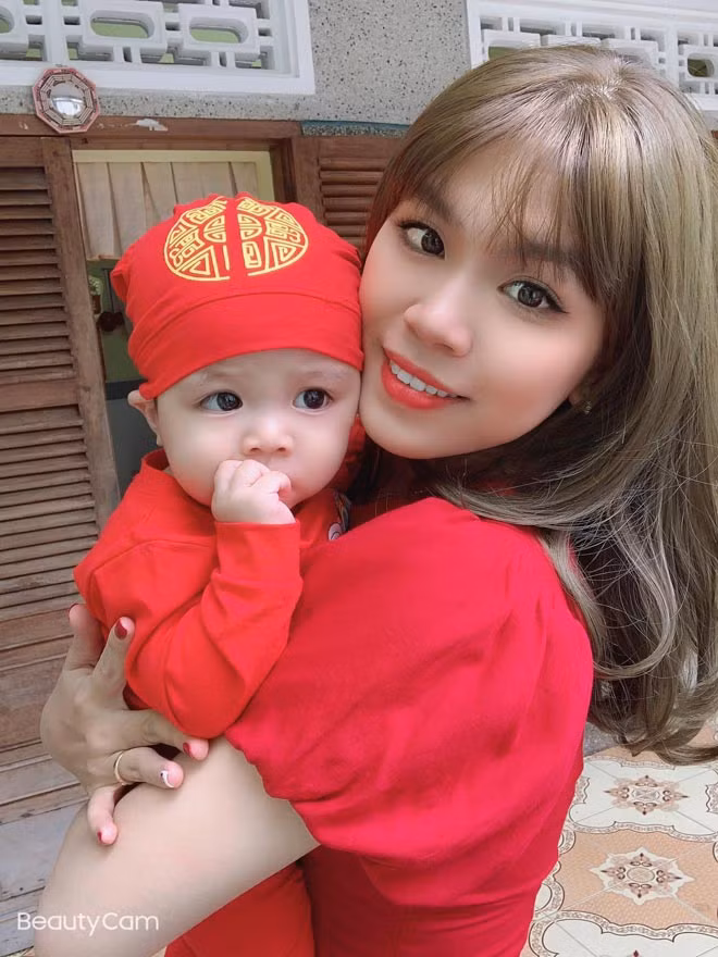 Ngoại hình ngố tàu, biểu cảm dễ thương và những lời lẽ ngôn tình của cô nàng nữ sinh khiến nhiều người bật cười.
