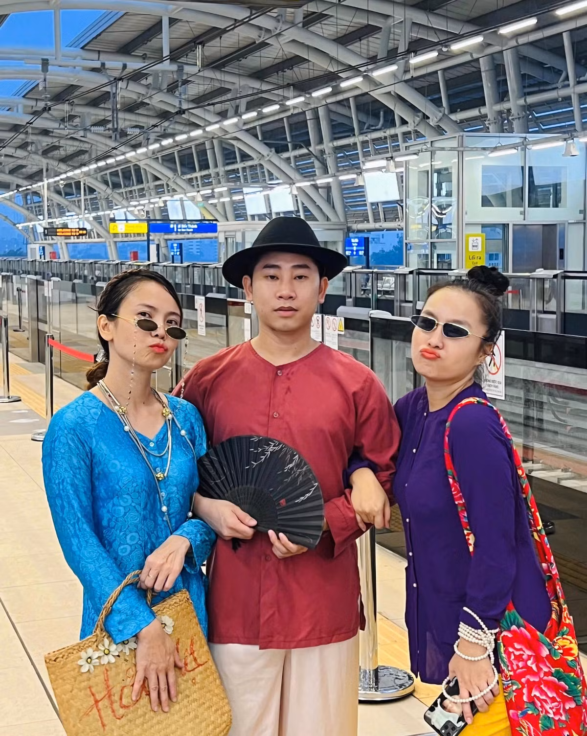 Bộ ảnh sau khi được đăng trên các nền tảng mạng xã hội đã thu hút sự quan tâm của nhiều người, trong đó, các bạn trẻ cho rằng sẽ lên ý tưởng để thực hiện các bộ ảnh tương tự.