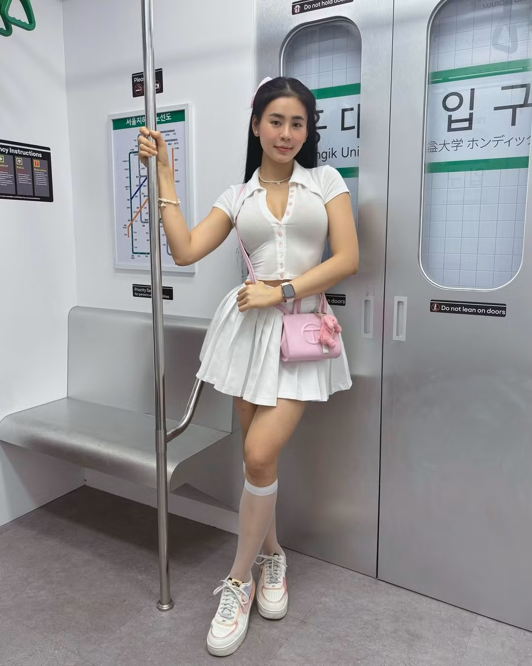Sau 6 năm luyện tập, ban đầu cô nàng chỉ có số đo vòng 3 là 85cm, hiện tại đã là 96cm.