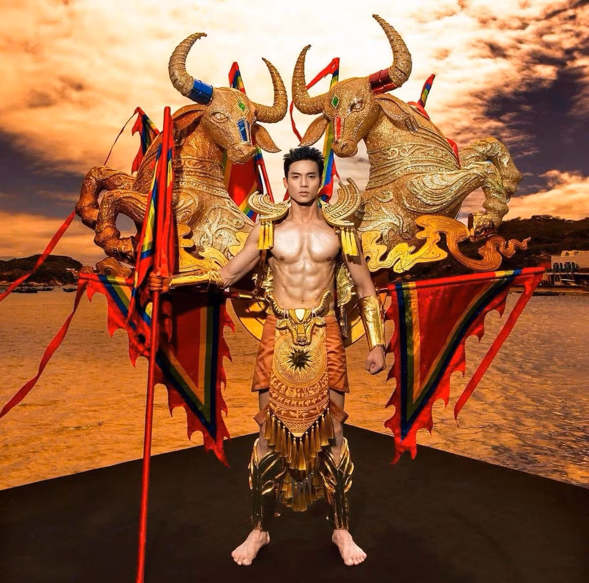 Thời điểm đến TP HCM tham gia cuộc thi Mister Tourism World 2025, Hưng Nguyễn gây chú ý khi chia sẻ hình ảnh chụp cùng Hoa hậu Thùy Tiên kèm dòng chia sẻ: "Người đầu tiên tôi gặp khi vừa đến TP HCM là cô bạn hoa hậu cùng sinh năm 1998 siêu giỏi và xinh đẹp này. Tôi đến để chúc mừng năm mới và xin vía tự tin của bạn ấy trước khi đến với đấu trường Nam vương Du lịch Thế giới". (Ảnh: Mister Tourism World)