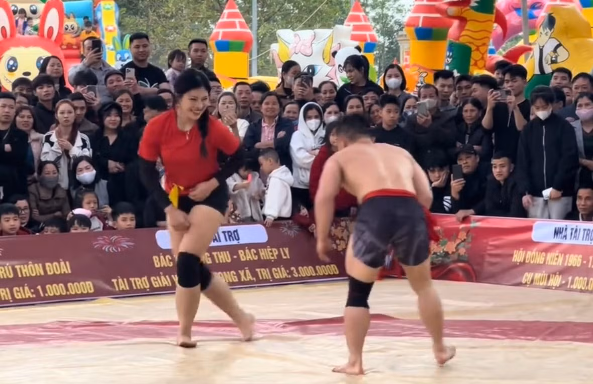 Cái tên Anh Thơ nổi tiếng ở hội làng còn nhiều hơn cả ở các giải đấu thể thao chính quy.