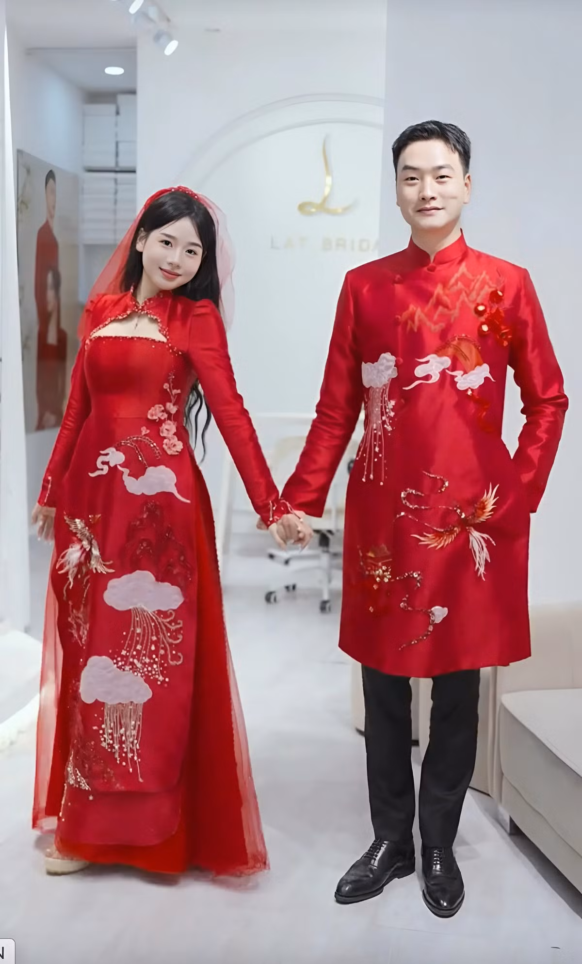 Huyền Trang, sinh năm 1999, tên đầy đủ là Nguyễn Thị Huyền Trang, được biết đến với biệt danh Bé Chang.