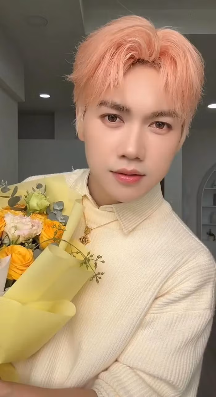 Tuy nhiên, khi được đặt trong một ngữ cảnh hài hước trên TikTok, nó lại mang một ý nghĩa hoàn toàn khác. Câu nói này được sử dụng để trêu chọc, chọc cười hoặc tán tỉnh một cách dí dỏm. Nhiều người nổi tiếng cũng đã tham gia vào trend này khiến câu nói ngày càng được viral mạnh mẽ.
