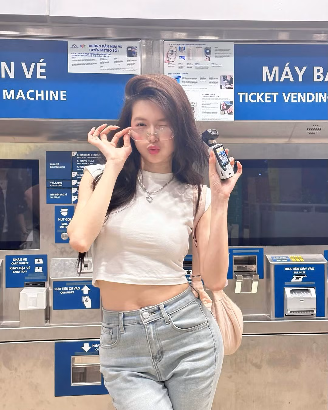 Vẻ ngoài trẻ trung, năng động của Yên Đan khiến nhiều người phải xuýt xoa: "Mê quá người đẹp ơi", "chị này xinh thế".