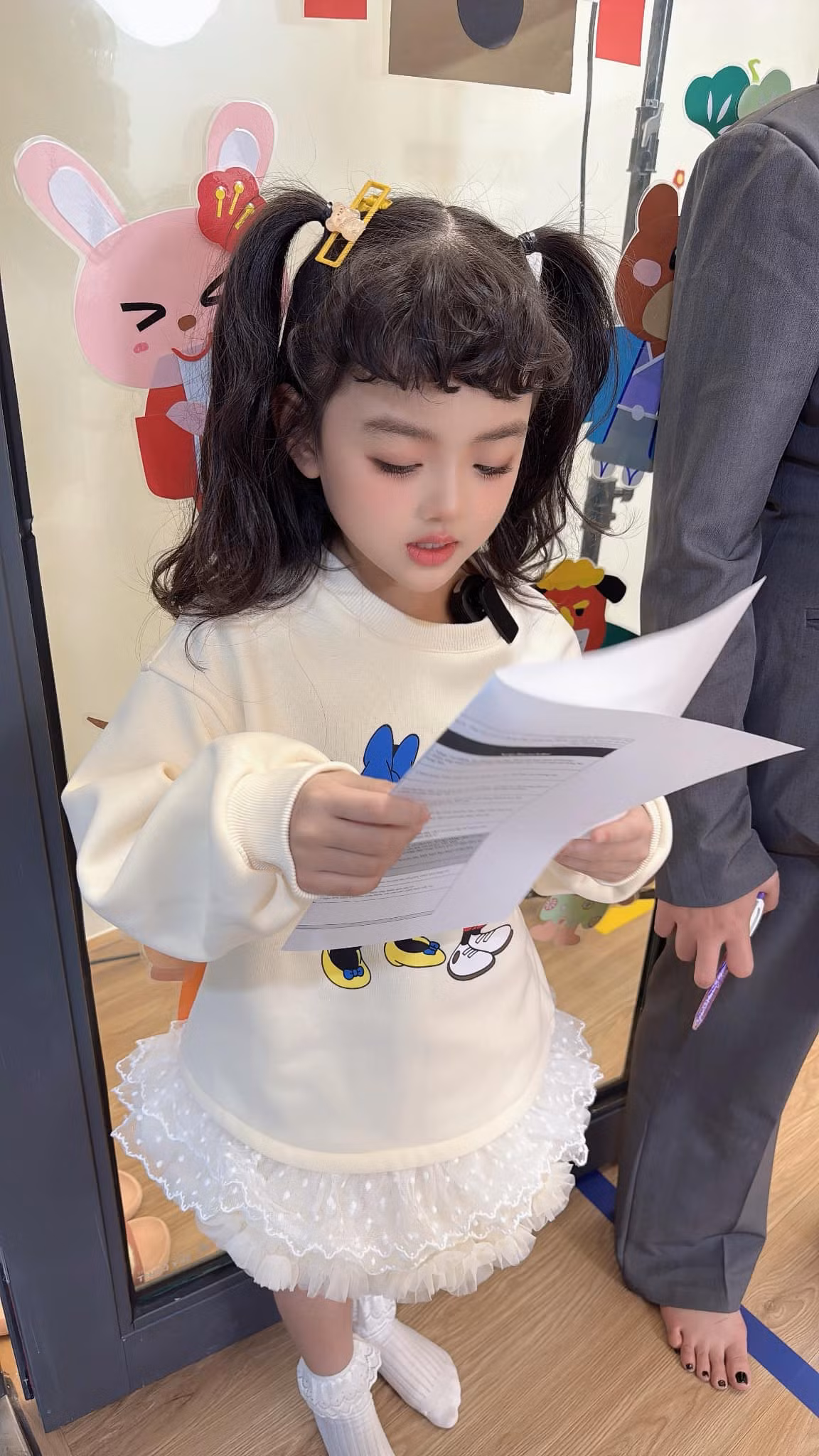 Ở tuổi lên 7, cô bé sở hữu ngoại hình cực kỳ đáng yêu khiến nhiều người không khỏi trầm trồ khen ngợi.