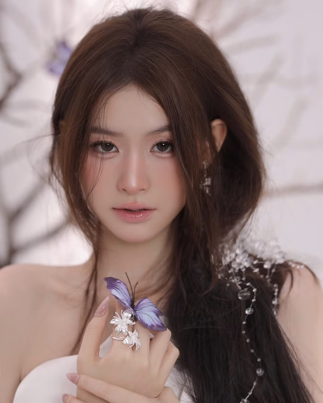 Một trong những nàng hot girl khác gây ấn tượng với chất giọng điệu đà là Mai Hương.