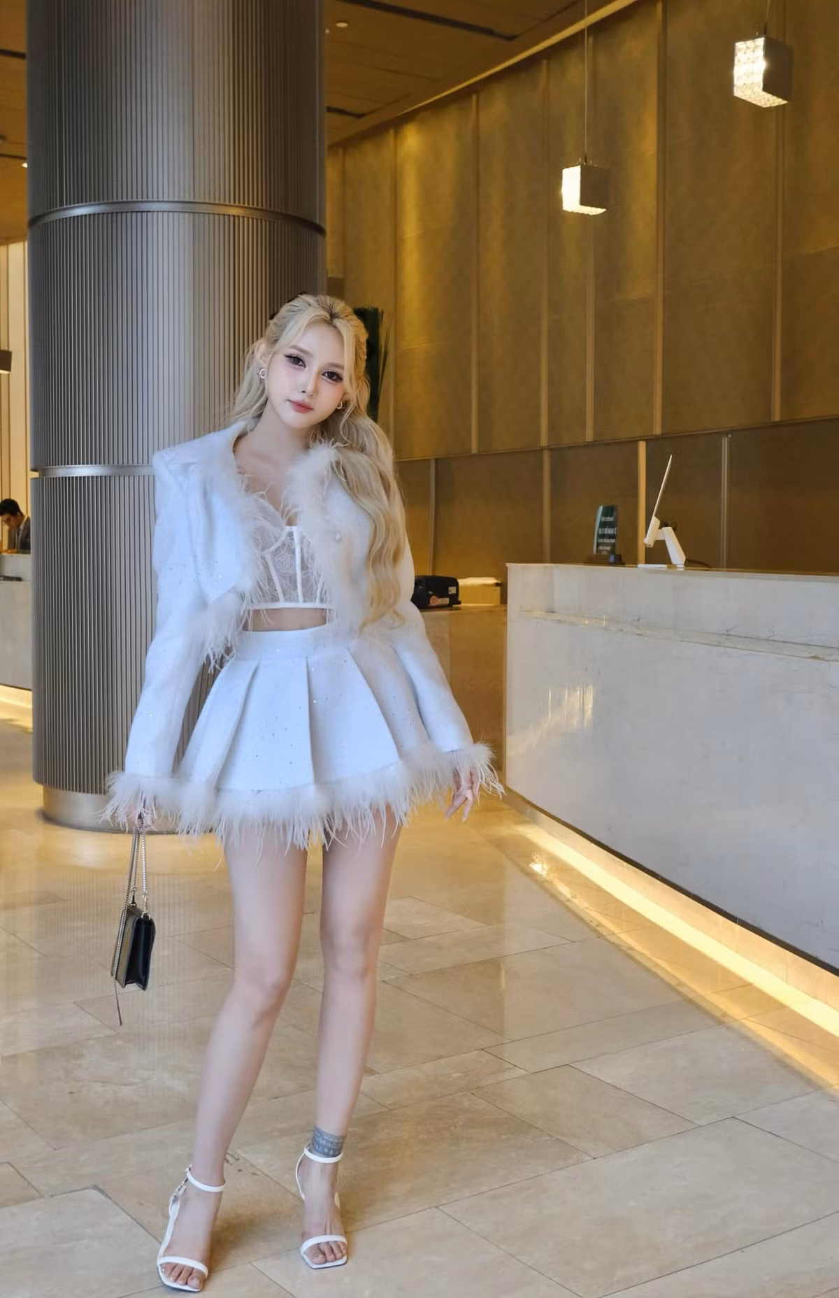Cô nàng có một thương hiệu thời trang cho riêng mình.
