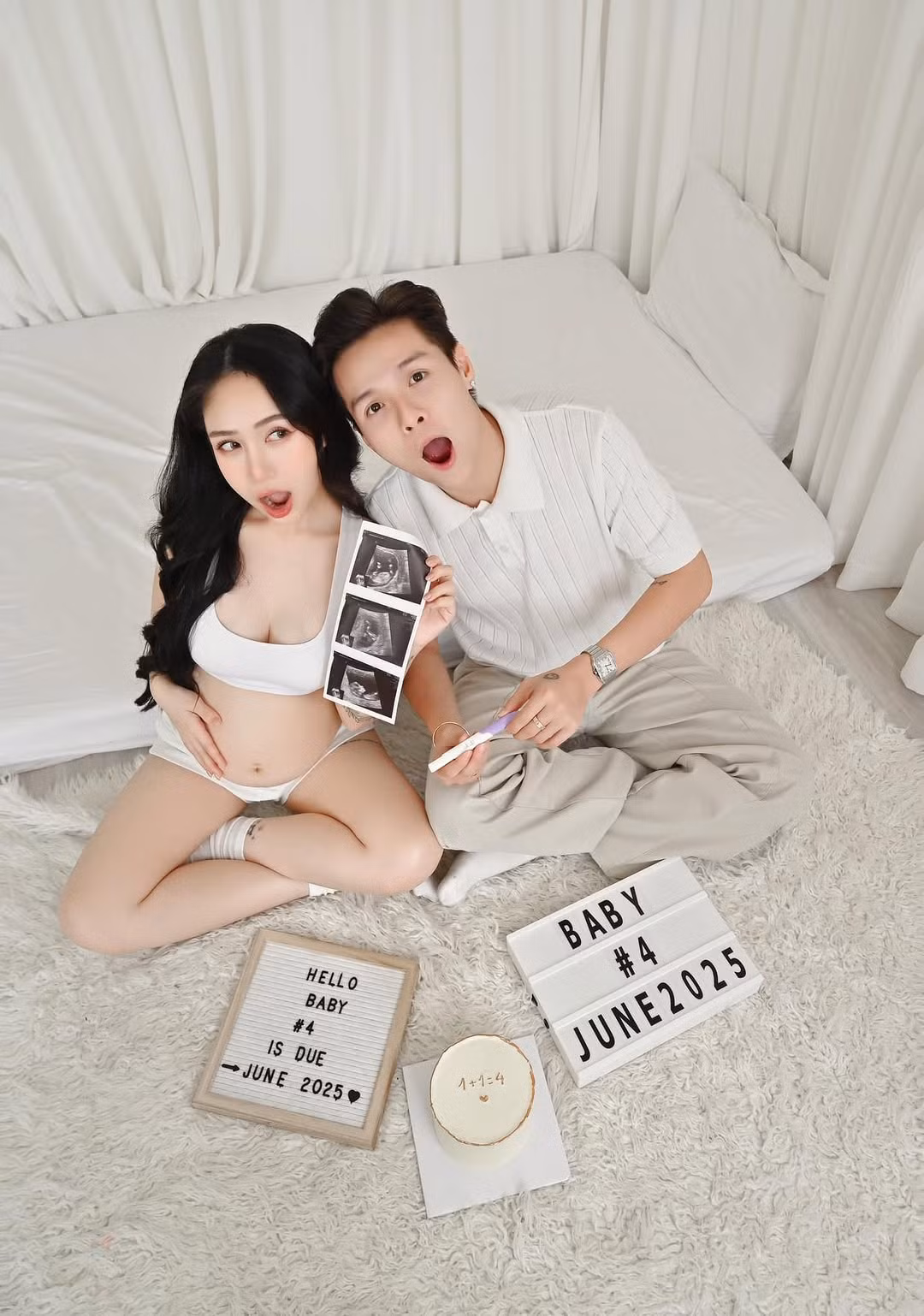 "Không biết phải diễn tả như thế nào về việc Tết này gia đình mình lại có thêm niềm vui nhân đôi đó là chào đón sự xuất hiện của thành viên mới, tới bây giờ mẹ vẫn chưa hết nôn nao việc con đã đến bên mẹ, ba, anh hai Jayden, chị ba Jayla, anh tư Jayson như lúc này... Chào mừng em bé Ất Tỵ của ba mẹ", cô viết trên trang cá nhân có gần 500.000 người theo dõi.