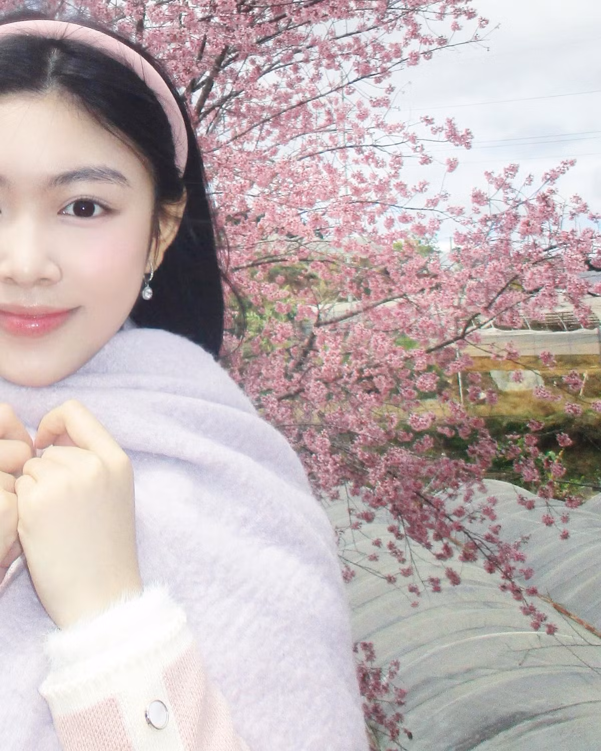Đôi mắt sáng, nụ cười rạng rỡ cùng thần thái dịu dàng giúp Lọ Lem ghi điểm tuyệt đối trong lòng người hâm mộ.