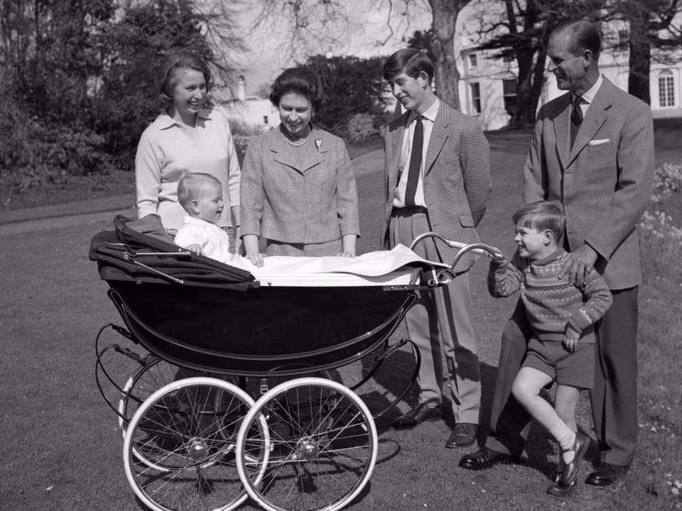 Năm 1960, vợ chồng Hoàng thân Philip chào đón người con thứ ba, Hoàng tử Andrew và người con út của họ, Hoàng tử Edward, chào đời vào năm 1964